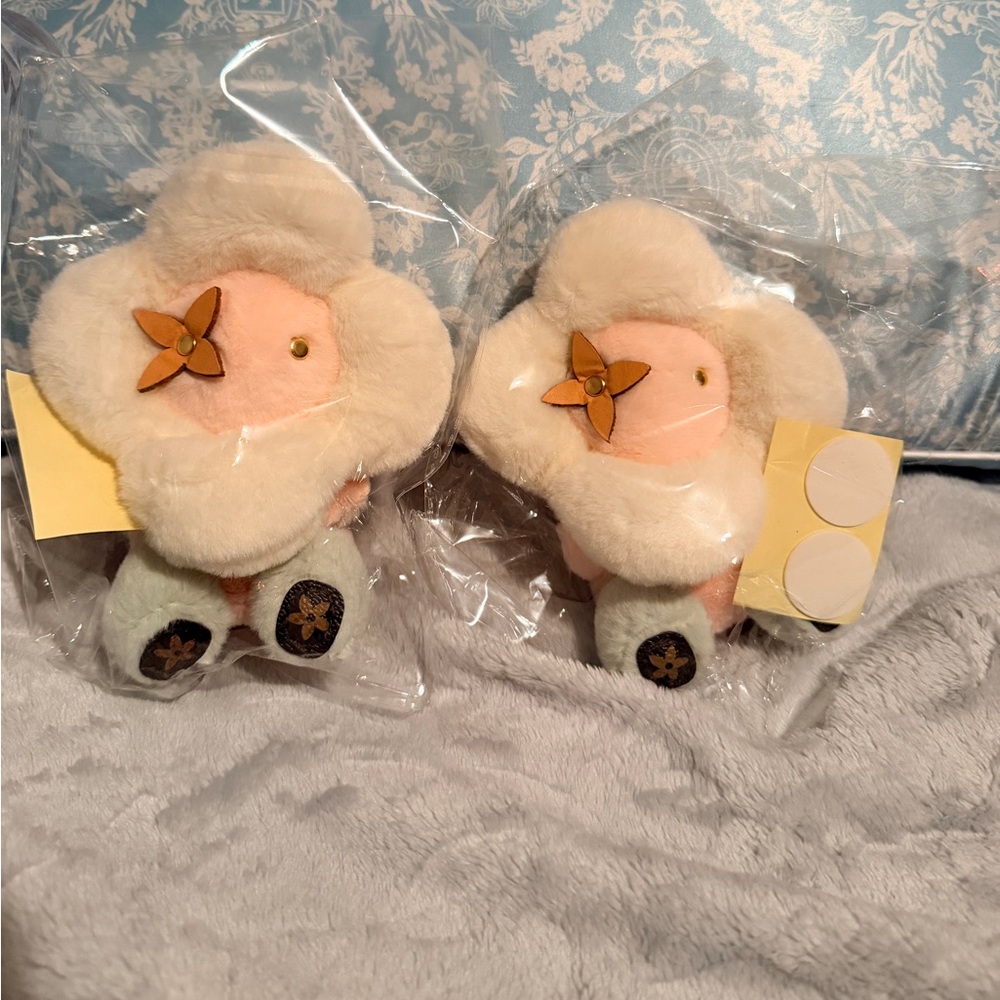 Cute Plush Flower Doll keychain